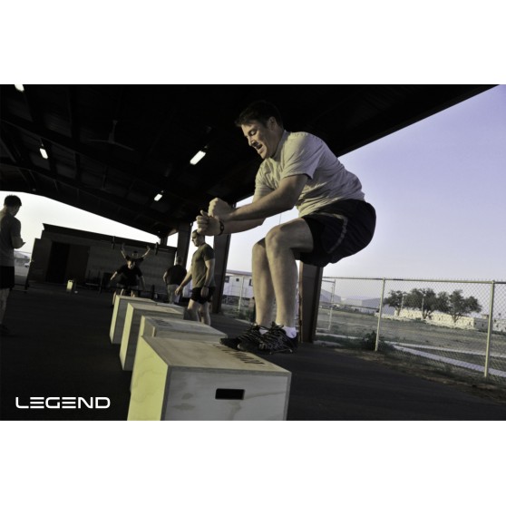 Skrzynia plyometryczna Cross Jump Box o wymiarach 60 cm x 50 cm x 40 cm marki Legend