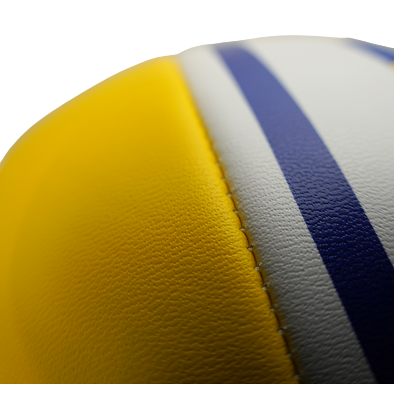 Piłka siatkowa Legend w rozmiarze 5, wyjątkowo miękka w dotyku i jednocześnie pewnie leży w dłoni gracza.