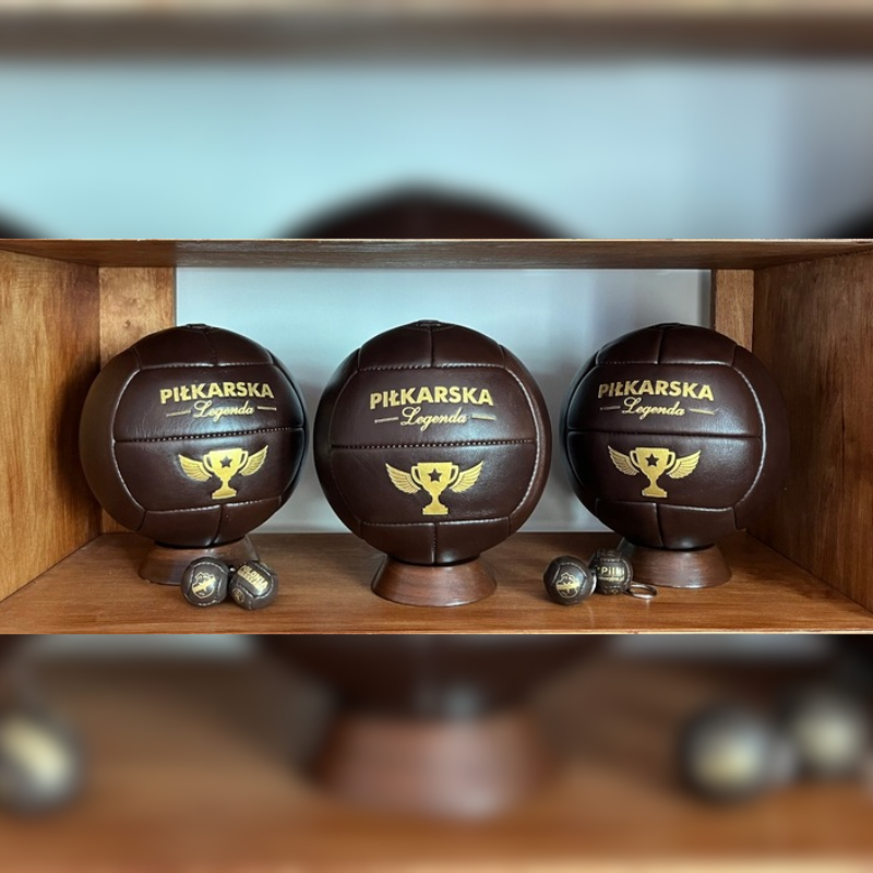 Skórzana piłka nożna RETRO idealna na prezent dla piłkarza lub trenera